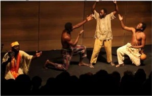 Spectacle de théâtre devant le public, comédiens en scène